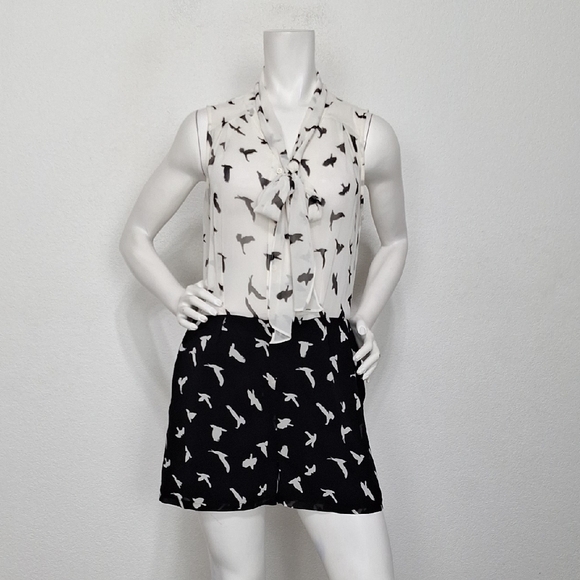 Sweet Rain Black White Bird Novelty Print Pockets Tie Neck Summer Romper Size M - Picture 1 of 13